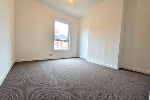 2 bedroom terraced house to rent, King Edward Road, Rugby CV21