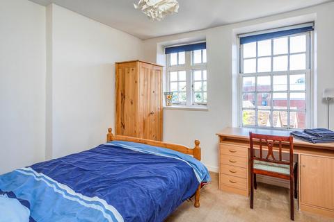 1 bedroom apartment to rent, Market Square, Buckingham, MK18 1NJ