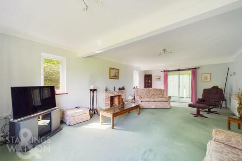 4 bedroom chalet for sale, Brewers Green Lane, Diss