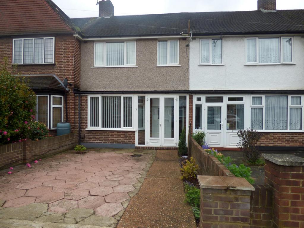 Arkindale Road, Catford, London, SE6 3 bed terraced house to rent £