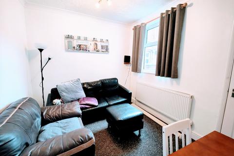 4 bedroom house share to rent, Room 3, Perry Street, NN1 4HL