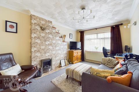 98 Meadow Way, Norwich, NR6 6XX