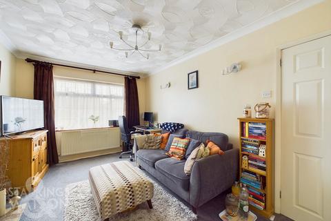 98 Meadow Way, Norwich, NR6 6XX