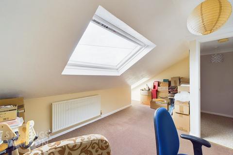98 Meadow Way, Norwich, NR6 6XX