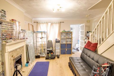 2 bedroom semi-detached house to rent, Quilling Close, Trowbridge