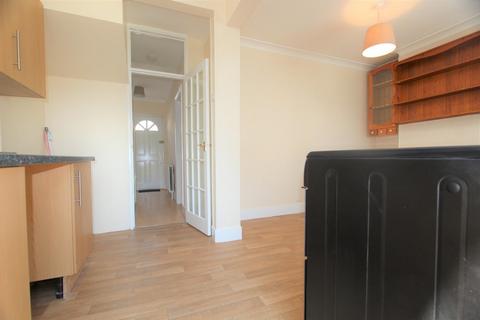 3 bedroom terraced house to rent, Cornwallis Road, Enfield N9