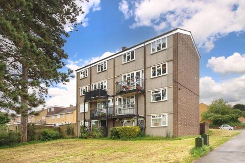 385 Long Chaulden, Hemel Hempstead, HP1 2NT
