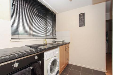 385 Long Chaulden, Hemel Hempstead, HP1 2NT