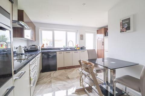 3 bedroom semi-detached house for sale, Palmerstone Road, Canvey Island