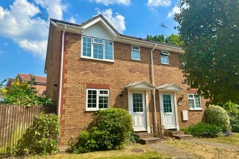 3 bedroom semi-detached house to rent, Dean Road, Southampton, SO18