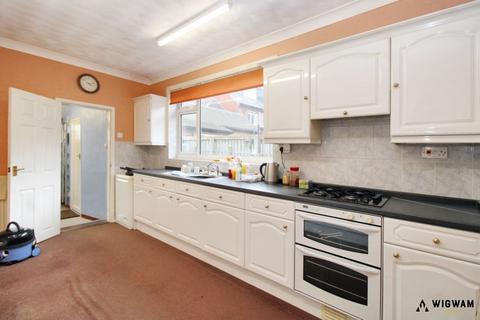 3 bedroom end of terrace house for sale, Southcoates Avenue, Hull, HU9