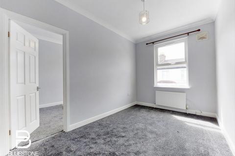 2 bedroom flat to rent, Finborough Road, Tooting