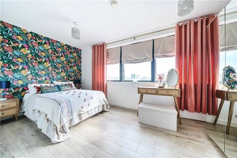 1 bedroom apartment for sale, West Terrace, Six Hills House, Kings Road, Stevenage