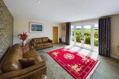 4 bedroom detached house for sale, Monmouth Road, Usk