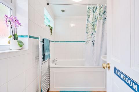 153 Godstone Road, Kenley, CR8 5BL