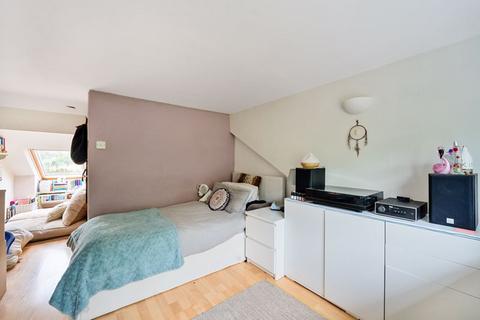 153 Godstone Road, Kenley, CR8 5BL