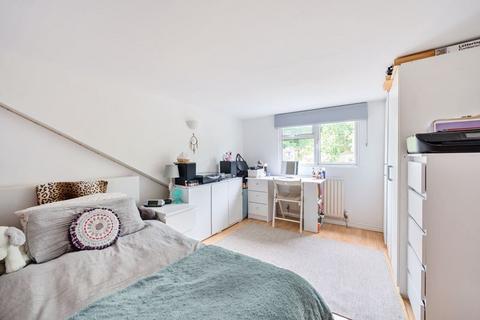 153 Godstone Road, Kenley, CR8 5BL