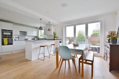 40 Langdale Road, Thame, OX9 3WL