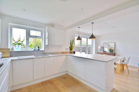 40 Langdale Road, Thame, OX9 3WL