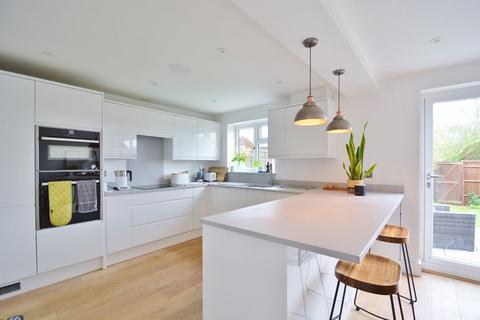 40 Langdale Road, Thame, OX9 3WL