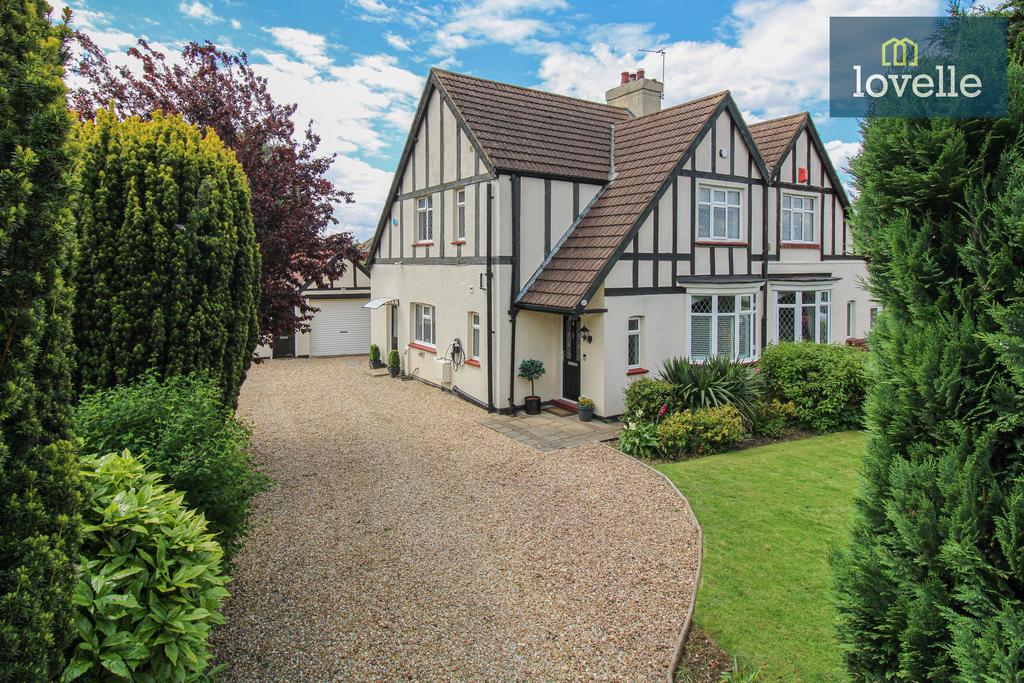 Grimsby Road, Waltham DN37 3 bed semidetached house for sale £279,950