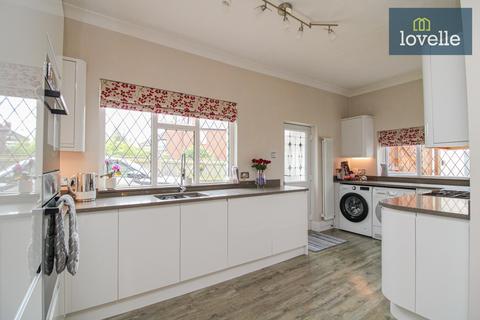 37 Grimsby Road, Waltham, Grimsby, DN37 0PS