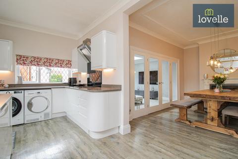 37 Grimsby Road, Waltham, Grimsby, DN37 0PS