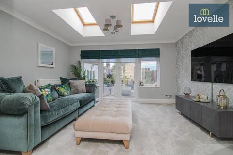37 Grimsby Road, Waltham, Grimsby, DN37 0PS