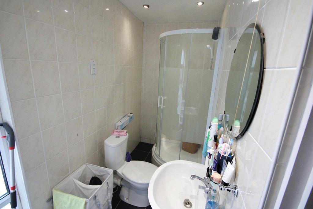 Ensuite Bathoom