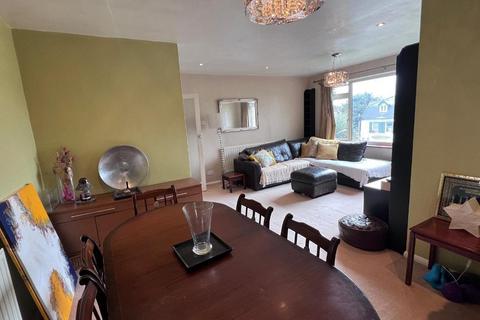 2 bedroom flat to rent, 267 Hainault Road, London, E11 1ET