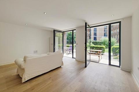 3 bedroom flat to rent, Fairmont House, Albatross Way, Canada Water, London, SE16 7BT