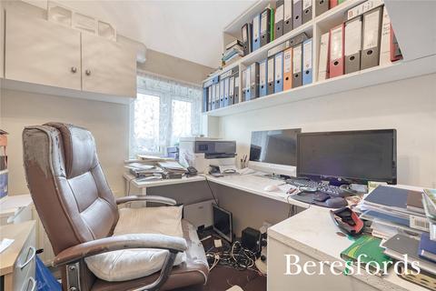 70 Annalee Road, South Ockendon, RM15 5BZ