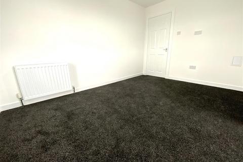 3 bedroom apartment to rent, Alford Place, Linwood