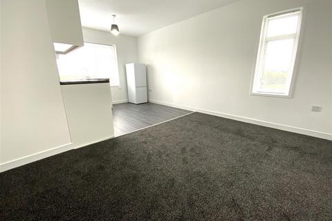 3 bedroom apartment to rent, Alford Place, Linwood