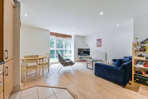 2 bedroom flat for sale, Pembroke House, Clapham Park, London, SW4