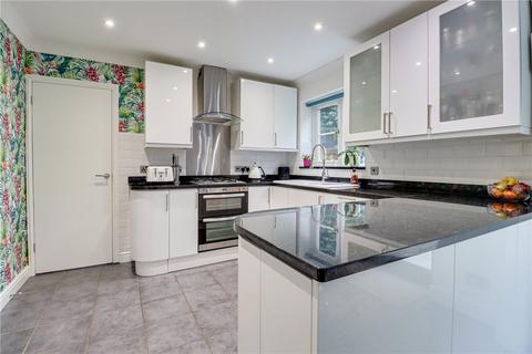 10 Bewdley Close, Harpenden, AL5 1QX