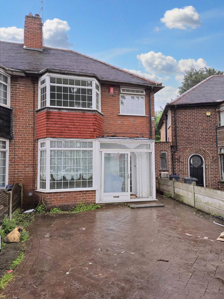 Amberley Grove, Birmingham B6 3 bed semidetached house £1,150 pcm (£