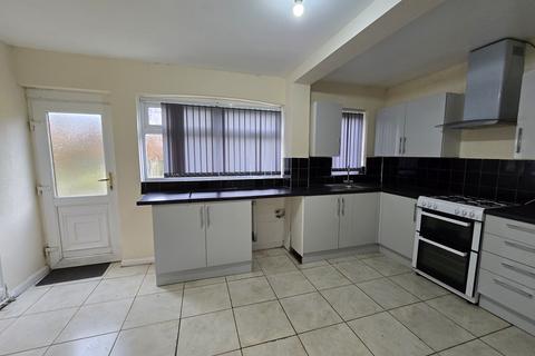 3 bedroom semi-detached house to rent, Court Farm Road, Birmingham B23