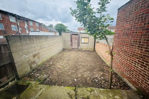 3 bedroom terraced house to rent, Baxter Road, Ilford