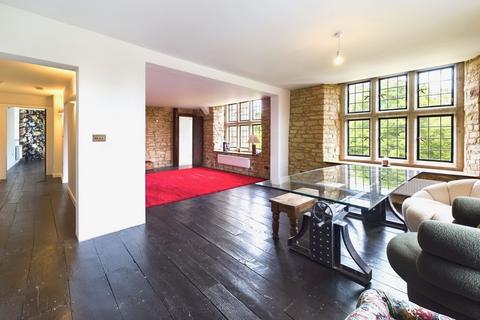 2 bedroom apartment for sale, High Street, Shipton-under-Wychwood, Chipping Norton OX7