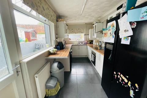 2 bedroom terraced house for sale, Golf View, Nantyglo, Ebbw Vale. NP23 4NL
