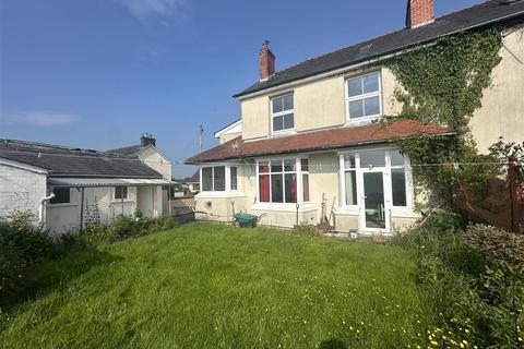 4 bedroom property with land for sale, Llanybydder