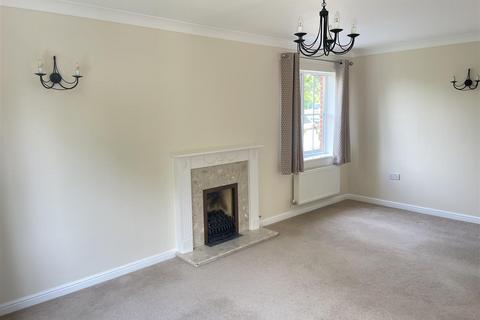 4 bedroom detached house to rent, Hartley Way, Salisbury SP1