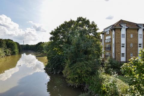 2 bedroom apartment for sale, Medway Court, Aylesford