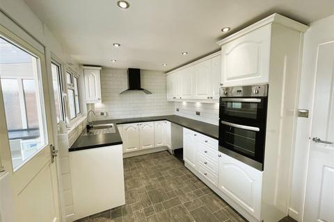 3 bedroom terraced house to rent, Chandler's Ford, Eastleigh