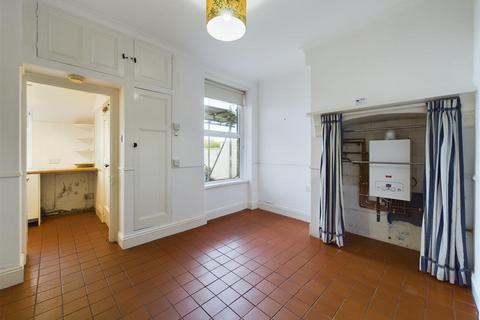Eastmead Castle Hill, Ilfracombe, EX34 9HX