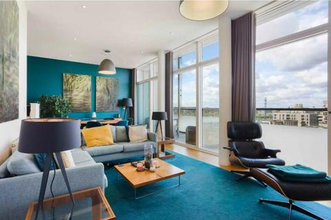 3 bedroom penthouse for sale, Peartree Way, Greenwich