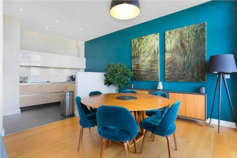 3 bedroom penthouse for sale, Peartree Way, Greenwich