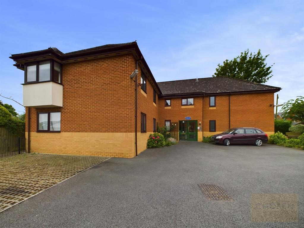 Priory Court, Albemarle Road... 2 bed retirement property for sale £