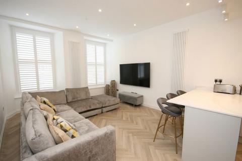 3 bedroom flat to rent, Lothian Road, Edinburgh